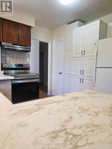 3556 Monica Drive, Mississauga, ON - Indoor Photo Showing Kitchen