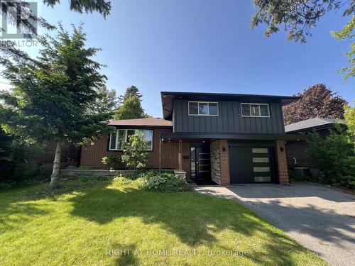 310 ADMIRAL ROAD  Oshawa, ON L1J 3A5