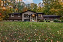 11 WOODLAND CRESCENT Oro-Medonte, ON L4M 4Y8