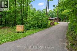 11 WOODLAND CRESCENT Oro-Medonte, ON L4M 4Y8