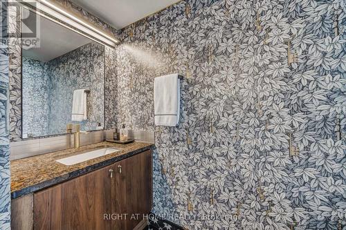612 - 250 Manitoba Street, Toronto, ON - Indoor Photo Showing Bathroom