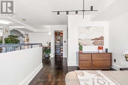 612 - 250 Manitoba Street, Toronto, ON - Indoor Photo Showing Other Room