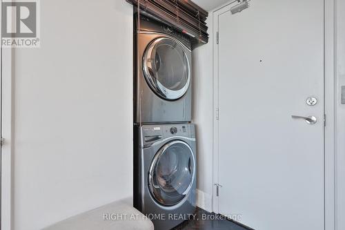 612 - 250 Manitoba Street, Toronto, ON - Indoor Photo Showing Laundry Room