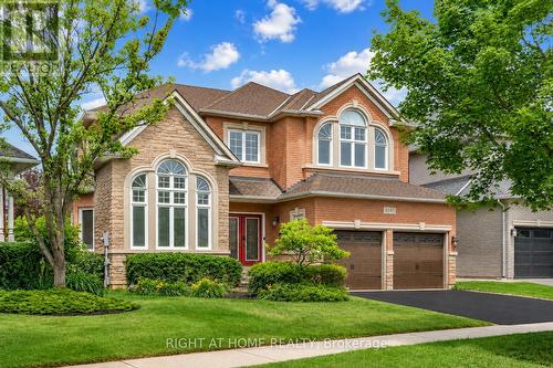 4145 BONAVISTA CRESCENT  Burlington, ON L7M 4J3