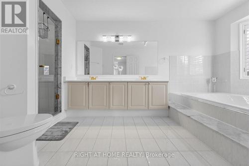 2nd Floor Primary Bedroom 5 Piece Ensuite - 4145 Bonavista Crescent, Burlington, ON - Indoor Photo Showing Bathroom