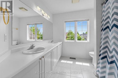 2nd Floor Family 4 Piece Bathroom - 4145 Bonavista Crescent, Burlington, ON - Indoor Photo Showing Bathroom