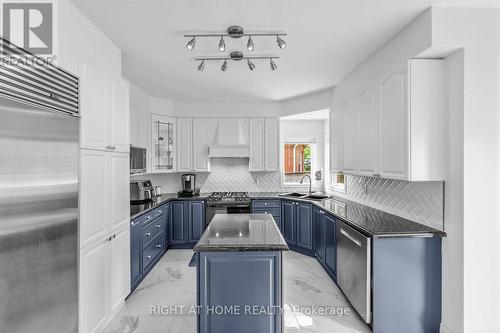 Kitchen  (Combined With Breakfast Room) - 4145 Bonavista Crescent, Burlington, ON - Indoor Photo Showing Kitchen With Upgraded Kitchen