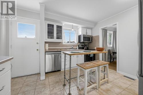 277 Pine Drive, Barrie, ON - Indoor Photo Showing Kitchen