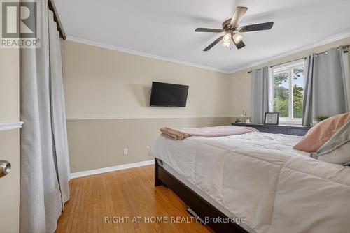 277 Pine Drive, Barrie, ON - Indoor Photo Showing Bedroom
