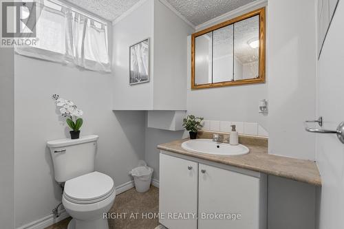 277 Pine Drive, Barrie, ON - Indoor Photo Showing Bathroom