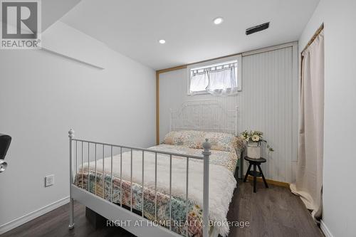 277 Pine Drive, Barrie, ON - Indoor Photo Showing Bedroom