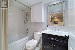 Main Washroom - 