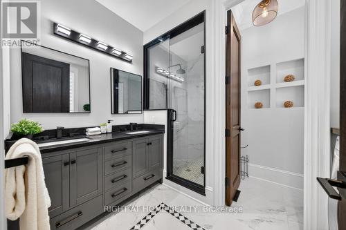 64 Ravina Crescent, Hamilton, ON - Indoor Photo Showing Bathroom