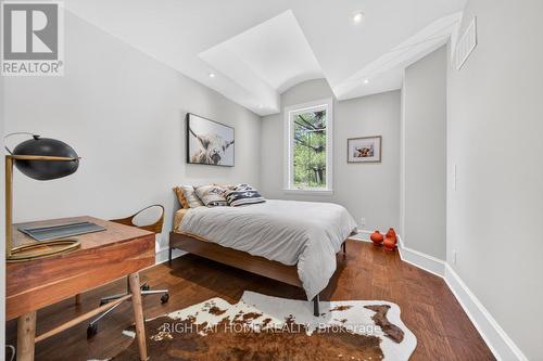 64 Ravina Crescent, Hamilton, ON - Indoor Photo Showing Bedroom