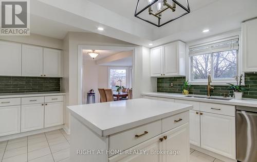 560 Chagall Court, Mississauga, ON - Indoor Photo Showing Kitchen With Double Sink