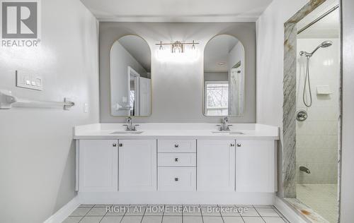 560 Chagall Court, Mississauga, ON - Indoor Photo Showing Bathroom