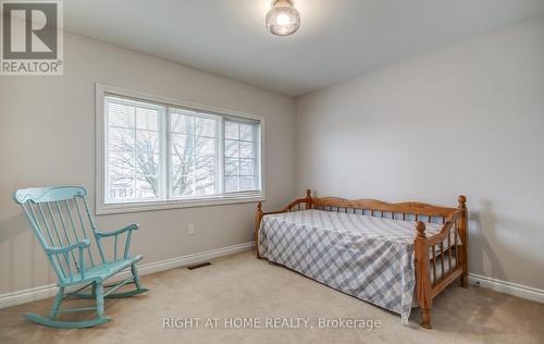 560 Chagall Court, Mississauga, ON - Indoor Photo Showing Bedroom