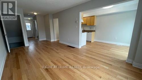 140 Sydenham Wells, Barrie, ON - Indoor