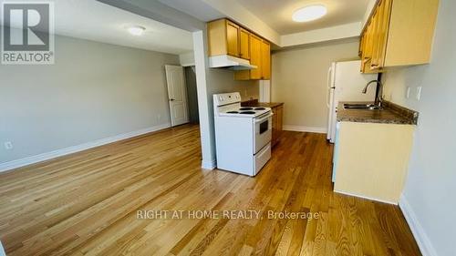 140 Sydenham Wells, Barrie, ON - Indoor Photo Showing Kitchen With Double Sink