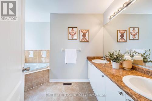 940 O'Reilly Crescent, Shelburne, ON - Indoor Photo Showing Bathroom