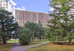 806 - 205 HILDA AVENUE E Toronto, ON M2M 4B1