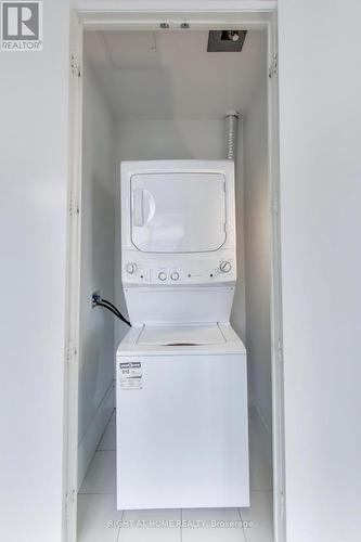 1126 - 39 Queens Quay E, Toronto, ON - Indoor Photo Showing Laundry Room