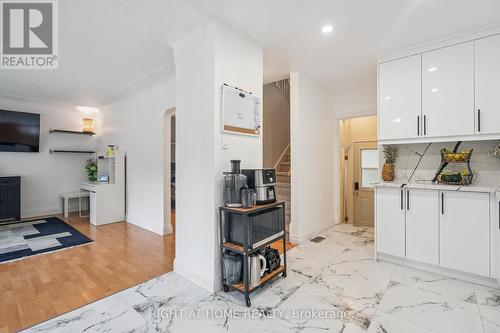 2343 Mountainside Drive, Burlington, ON - Indoor