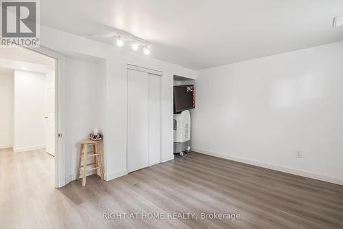 2343 Mountainside Drive, Burlington, ON - Indoor Photo Showing Other Room