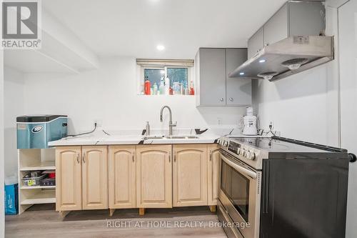 2343 Mountainside Drive, Burlington, ON - Indoor Photo Showing Kitchen With Double Sink