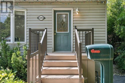 2343 Mountainside Drive, Burlington, ON - Outdoor With Exterior