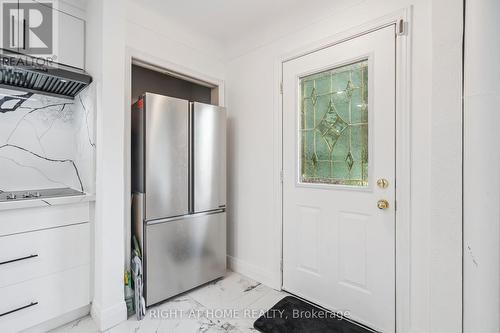 2343 Mountainside Drive, Burlington, ON - Indoor Photo Showing Other Room