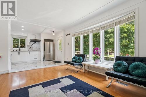 2343 Mountainside Drive, Burlington, ON - Indoor