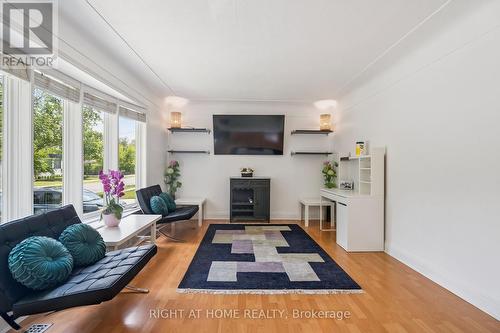 2343 Mountainside Drive, Burlington, ON - Indoor Photo Showing Living Room With Fireplace