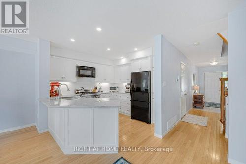 64 Foxborough Drive, Hamilton, ON - Indoor Photo Showing Kitchen