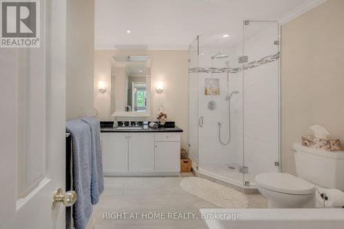 64 Foxborough Drive, Hamilton, ON - Indoor Photo Showing Bathroom