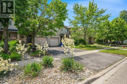 64 Foxborough Drive, Hamilton, ON - Outdoor