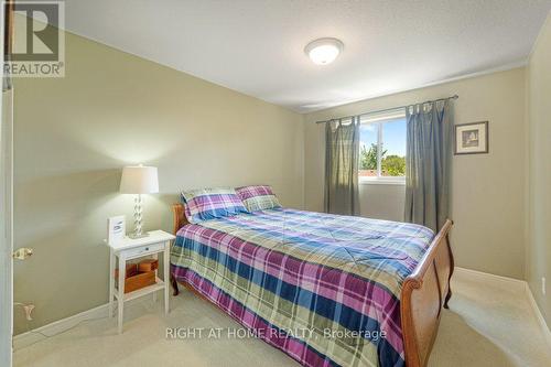 64 Foxborough Drive, Hamilton, ON - Indoor Photo Showing Bedroom