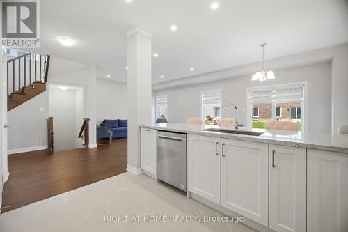 190 Rockledge Drive, Hamilton, ON - Indoor Photo Showing Kitchen