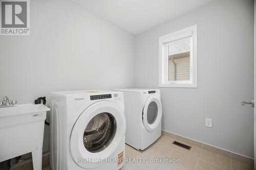 190 Rockledge Drive, Hamilton, ON - Indoor Photo Showing Laundry Room