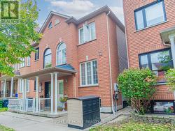 45 RUTLAND STREET Toronto, ON M6N 5G1