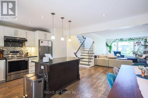 2126 Millway Gate, Mississauga, ON - Indoor Photo Showing Kitchen With Upgraded Kitchen