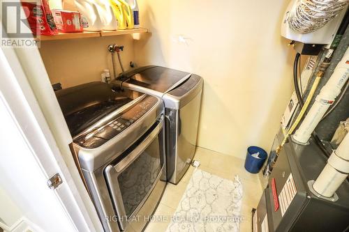 2126 Millway Gate, Mississauga, ON - Indoor Photo Showing Laundry Room