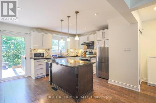 2126 Millway Gate, Mississauga, ON - Indoor Photo Showing Kitchen With Upgraded Kitchen