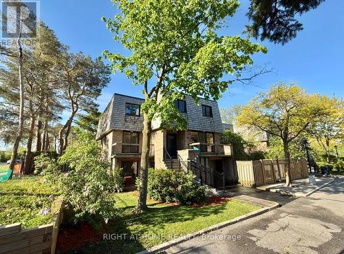 24 - 7 Vale Carse Way, Toronto, ON - Outdoor