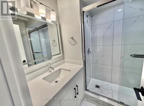 24 - 7 Vale Carse Way, Toronto, ON - Indoor Photo Showing Bathroom
