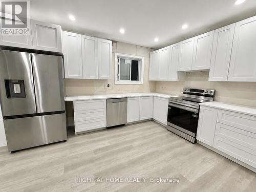 24 - 7 Vale Carse Way, Toronto, ON - Indoor Photo Showing Kitchen