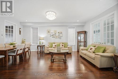 28 Marks Road, Springwater, ON - Indoor Photo Showing Living Room