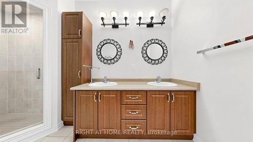 126 Kingsmere Crescent, New Tecumseth, ON - Indoor Photo Showing Bathroom