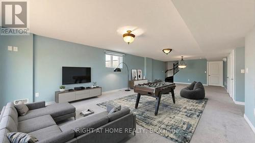 126 Kingsmere Crescent, New Tecumseth, ON - Indoor Photo Showing Living Room
