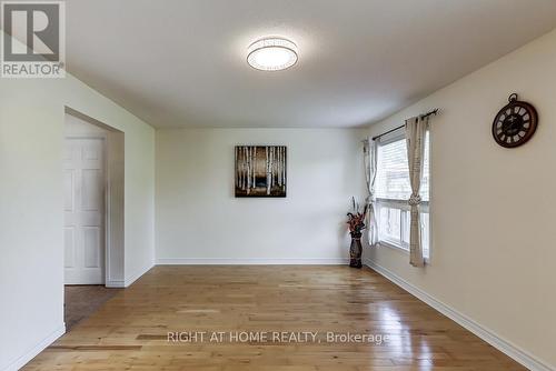 402 Lausanne Crescent, Waterloo, ON - Indoor Photo Showing Other Room